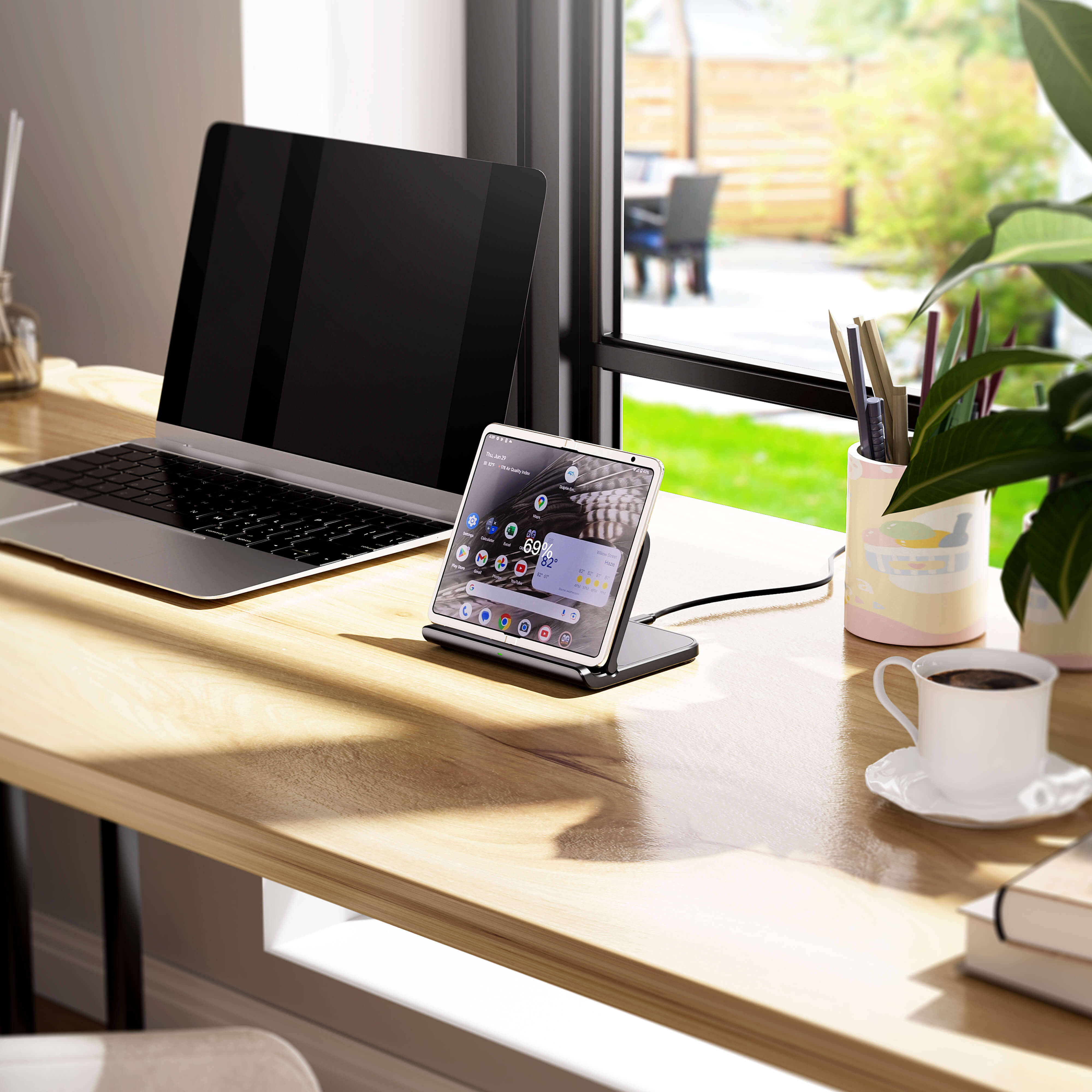 Perfect for minimalist setups, the SwanScout 503G serves as a discreet yet powerful Google Pixel Fold wireless charger.