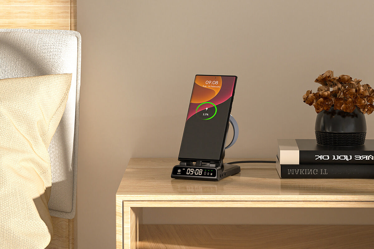 Perfect for Android households, the 701S is a reliable Android charging station that supports multiple Samsung devices.