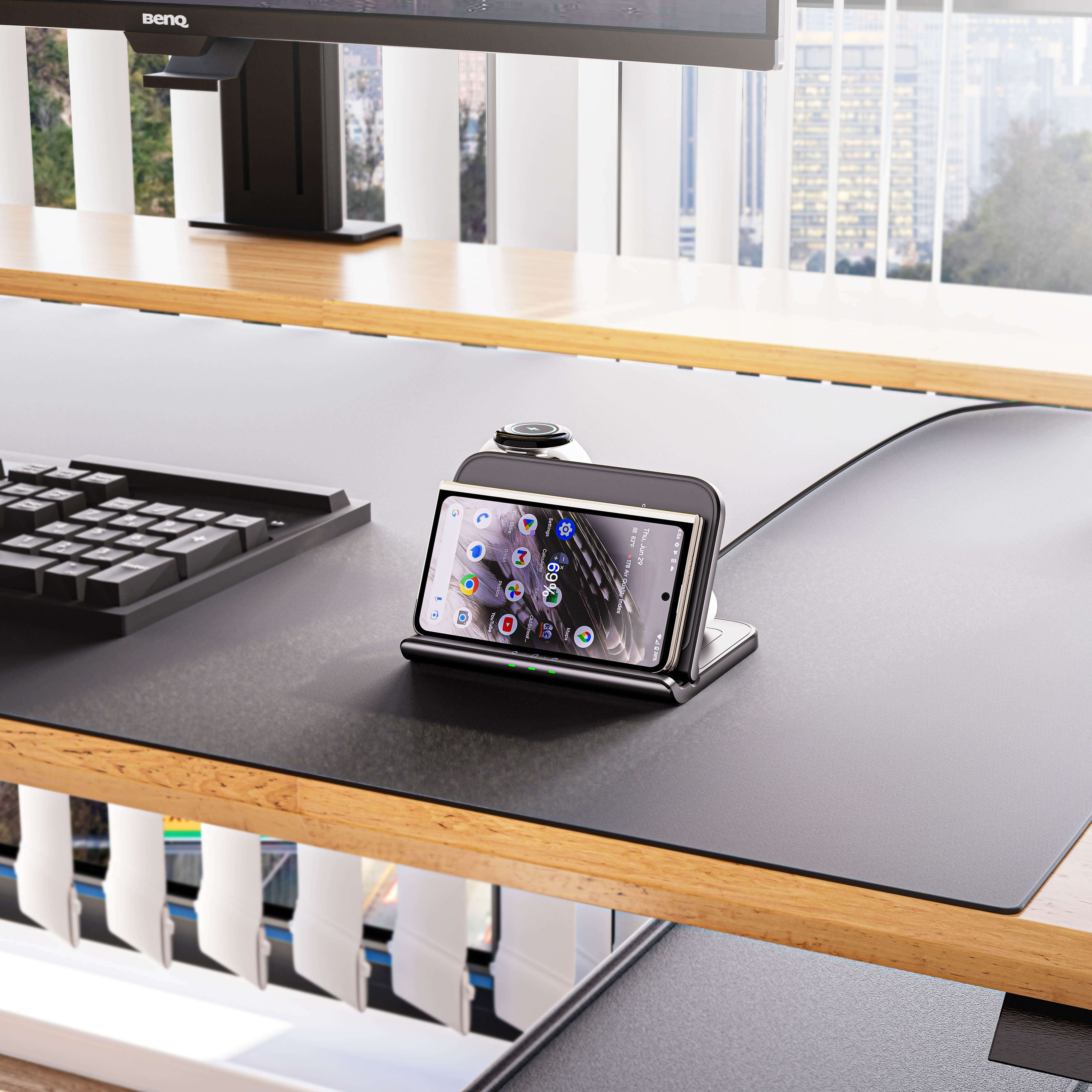 The SwanScout 705G offers seamless wireless charging for Google Pixel Fold, with a secure base that prevents device slippage.
