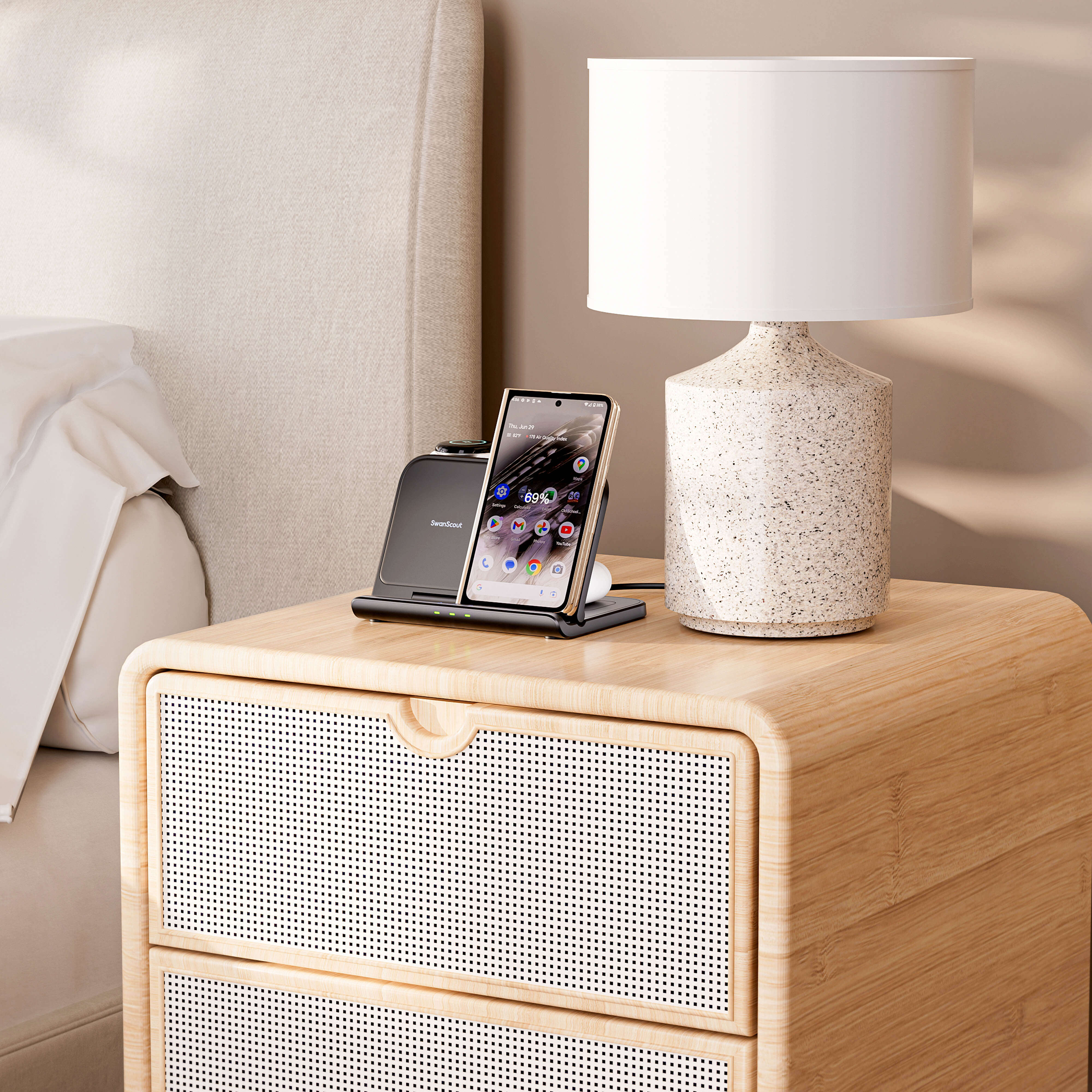 With adjustable viewing angles, the SwanScout 705G acts as a folding charging stand for Pixel Fold and Pixel 9 Pro Fold, enhancing usability while charging.